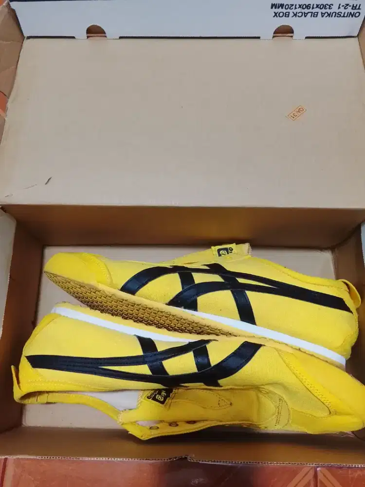 Sepatu pria Onitsuka Tiger Mexico 66
