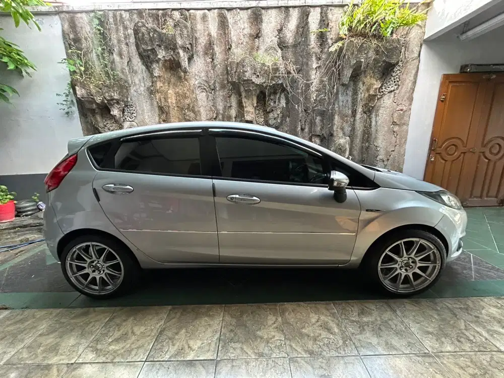 Ford Fiesta 2013 Akhir Tipe Trend Matic New Grill Barong