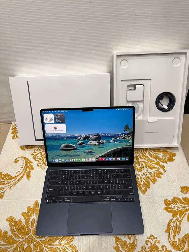 Macbook Air 13 inch M4 24GB 512GB Second Mulus Fullset Original