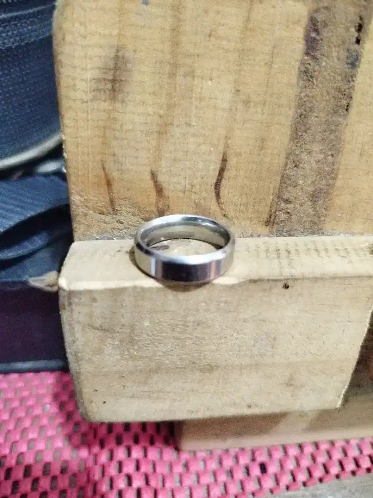 Cincin silver titanium