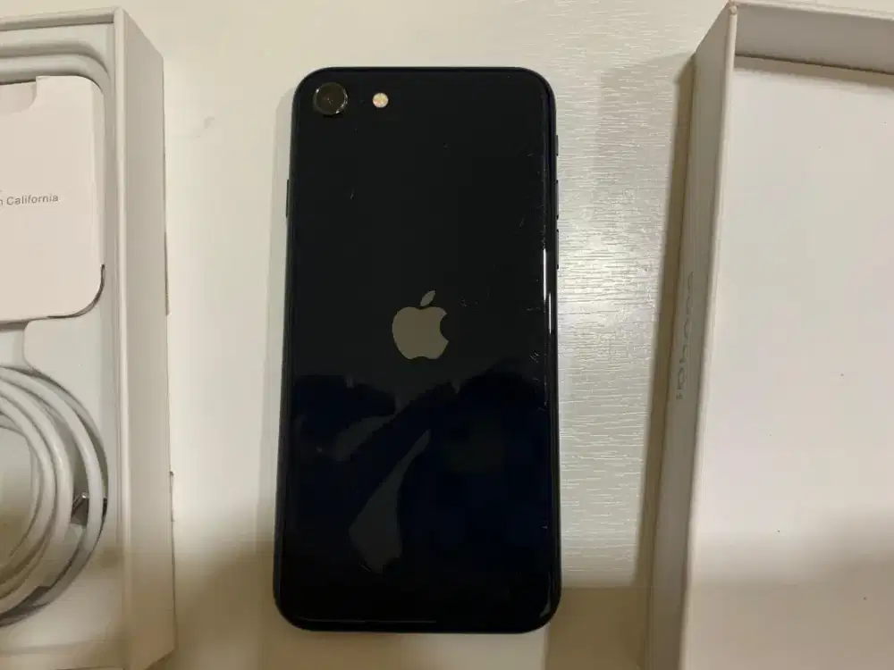 Iphone SE 2022 64gb Hitam/Midnight Black Ex Ibox Mulus Fullset