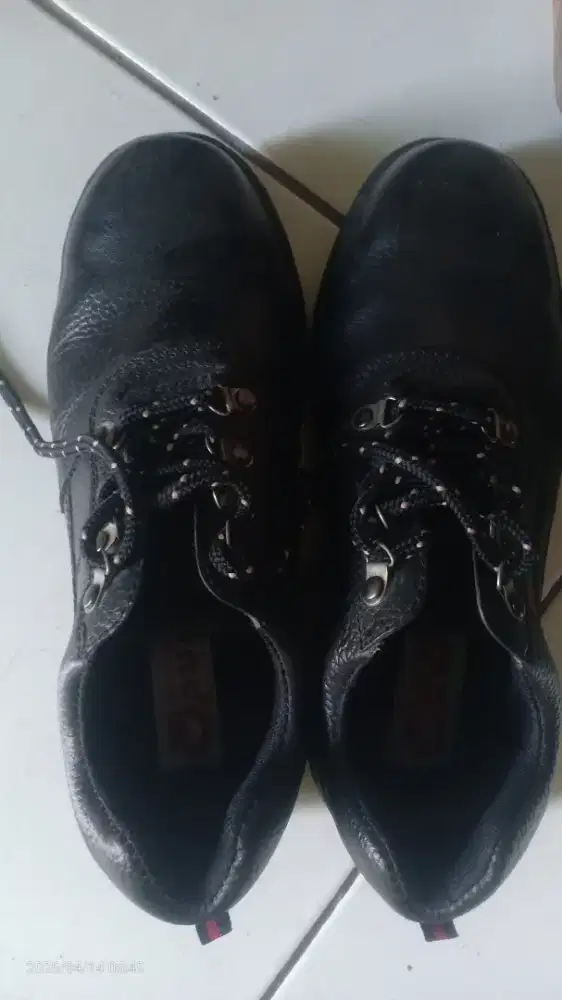Safety Shoes Baru 2× Pakai