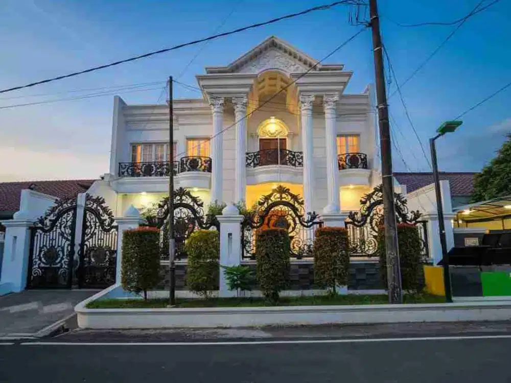 dijual Rumah Mewah di Komplek Billymoon Pondok Kelapa Duren Sawit