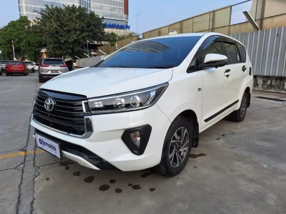DP MURAH Toyota Kijang Innova 2.0 Venturer Bensin-AT 2021 Hitam CSRVB