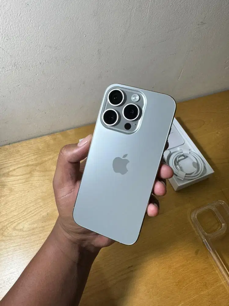 iPhone 15 Pro 128GB Inter Natural Titanium Bisa Semua Kartu 5G Mulus