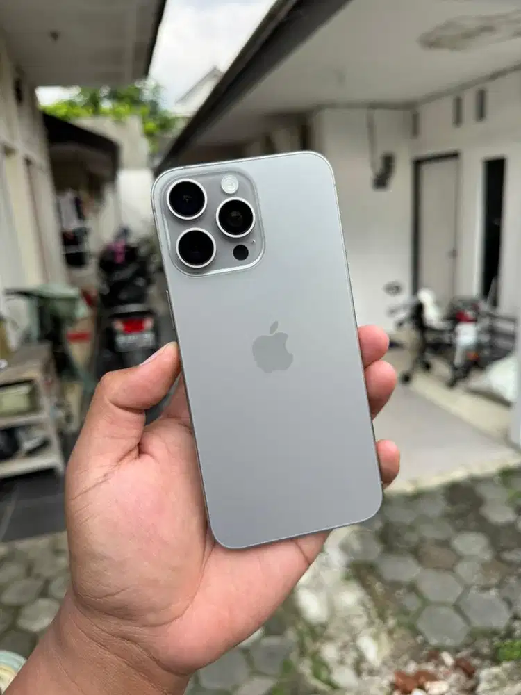 iPhone 15 Pro Max 256GB INTER All Operator Mulus Like New BH 100%