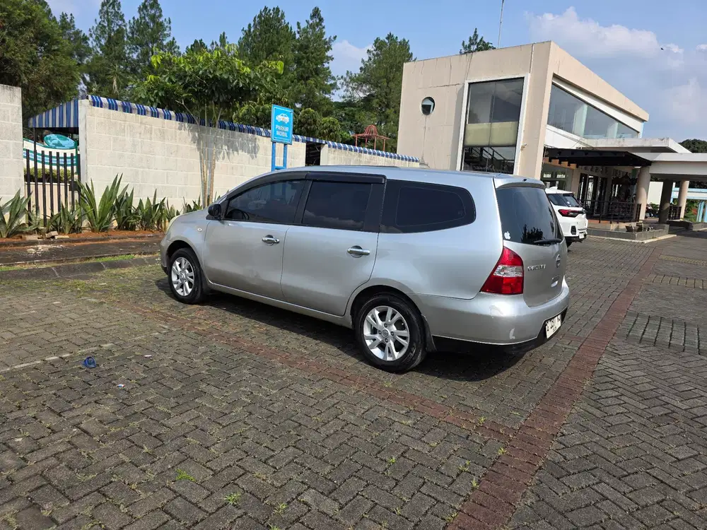 Nissan Grand livina 2012 Bensin