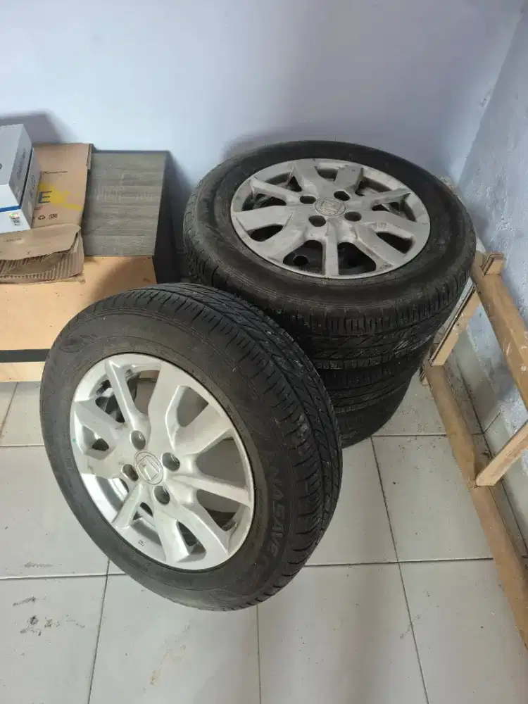 Velg dan ban brio satya tahun 2018