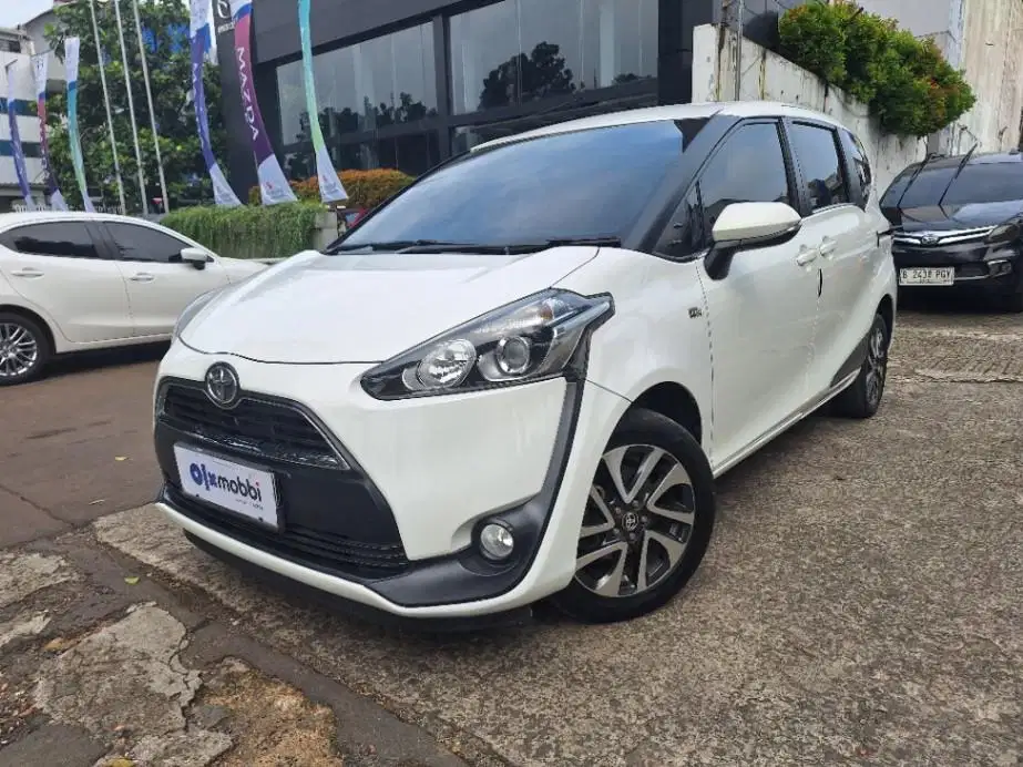 DP MURAH Toyota Sienta 1.5 V Bensin-MT 2018 Putih CTYKB