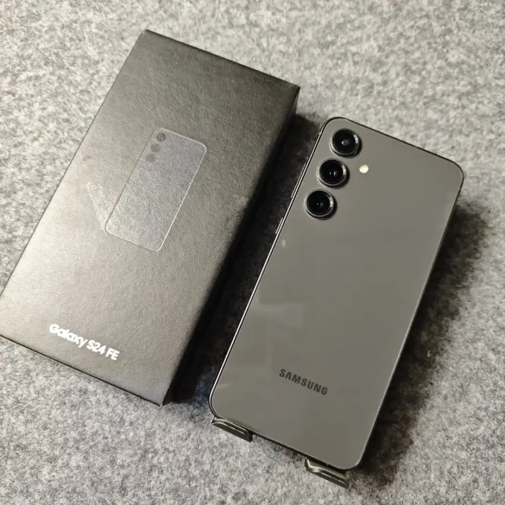Samsung S24 FE Black 8/256 Like New