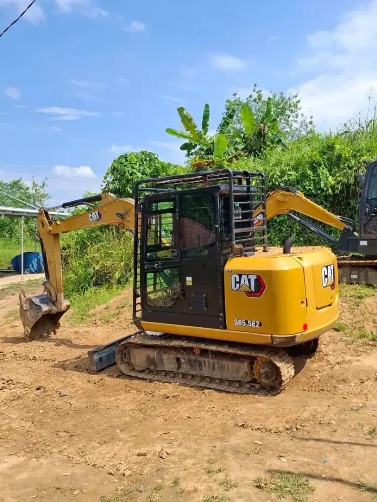 Excavator Mini CAT305.5E2 th 2022 harga 465jt NEGO TIPIS