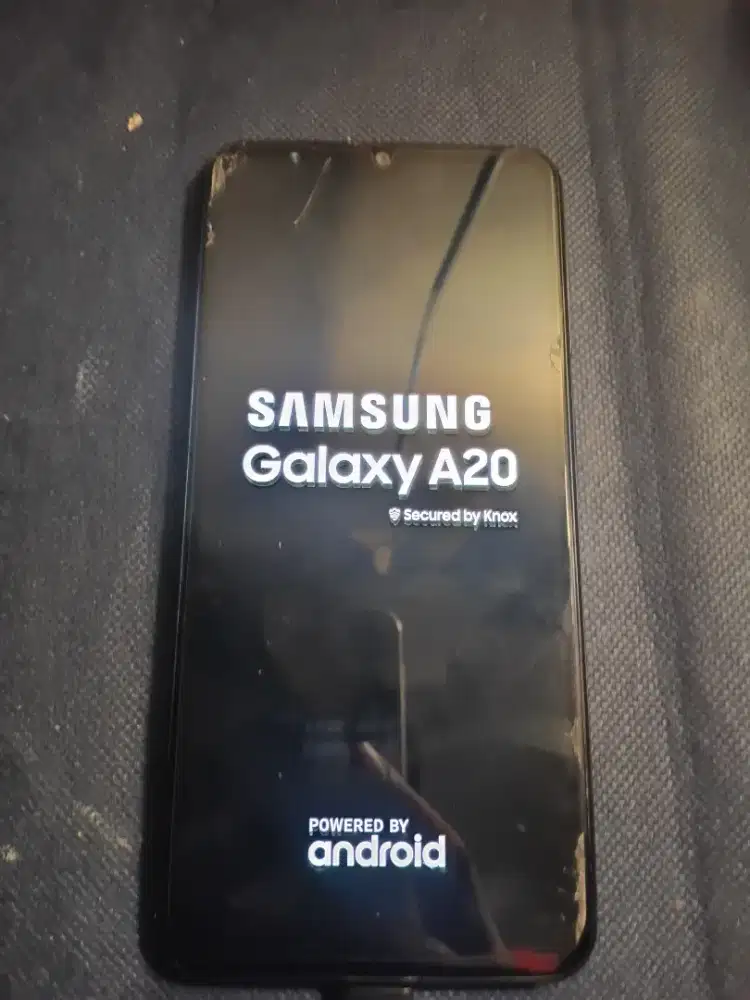 HP Samsung A20 kondisi ori 100 %