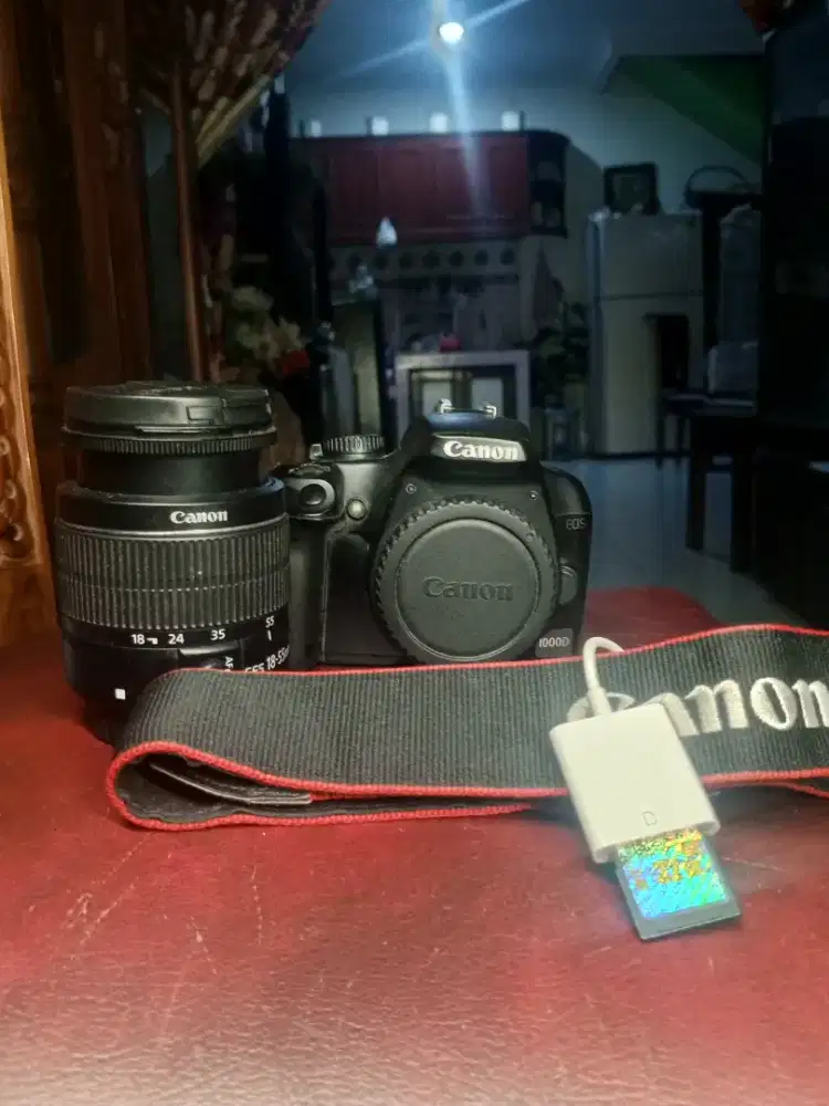 Canon EOS 1000D + lensa 18-55 mm kondisi baik bonus trap card reader