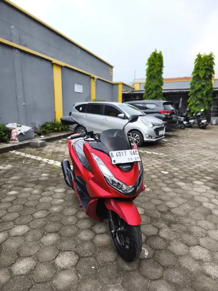 Bissmillah dijual motor Honda PCX 160cc 2022