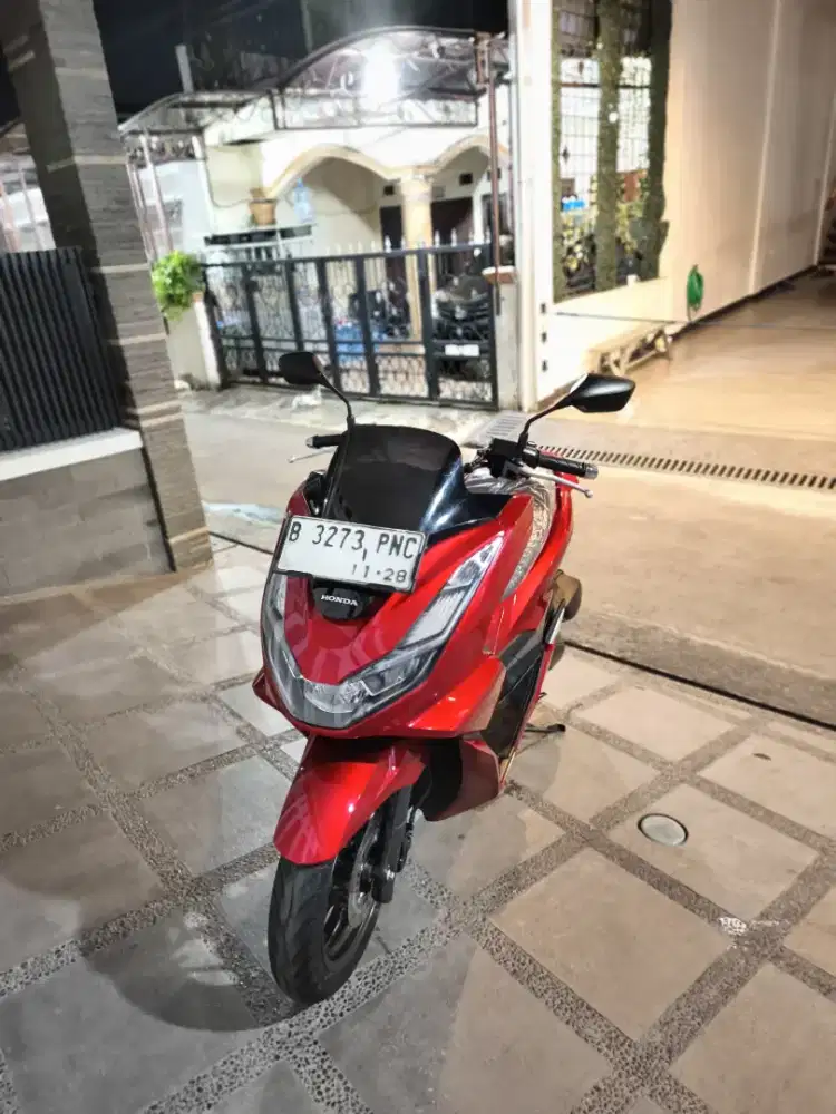 Bissmillah dijual motor Honda PCX 160cc 2023istimewa