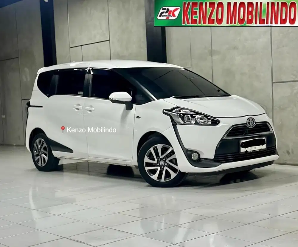 Sienta 1,5 V AT 2018 putih,km 75rb sangat istimewah dp 15jt