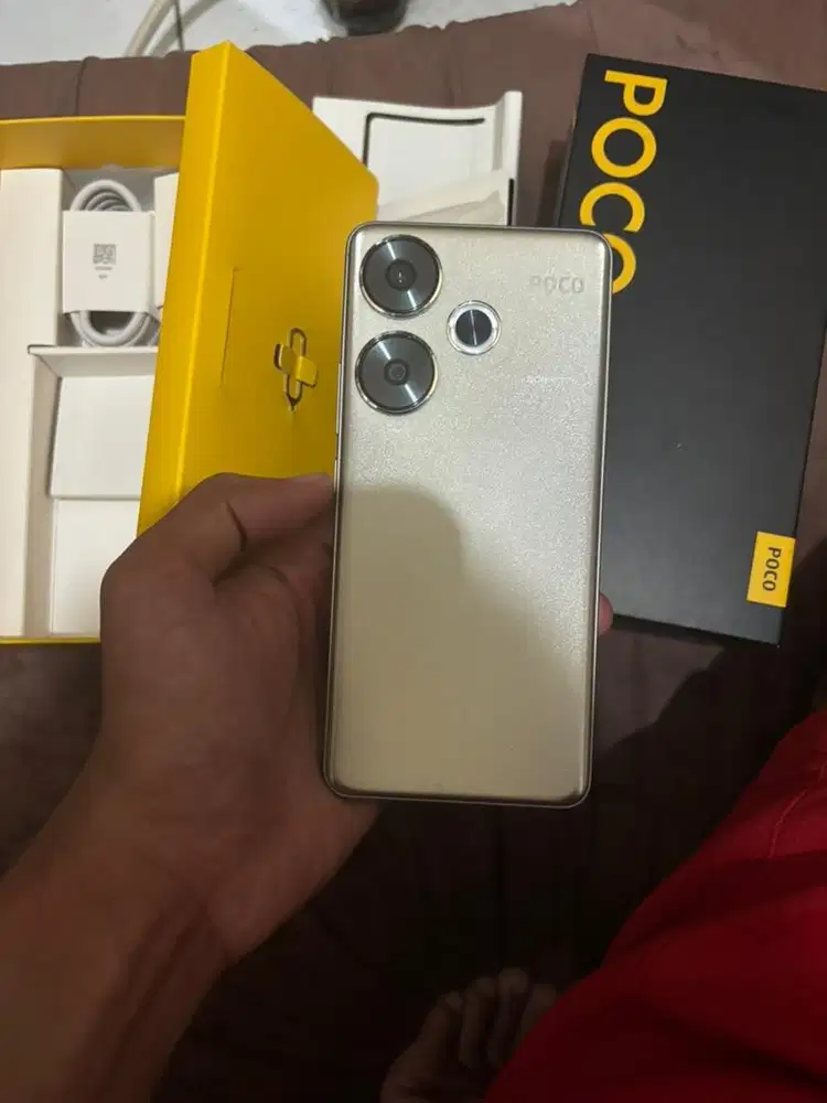 Poco f6 12/512 fullset