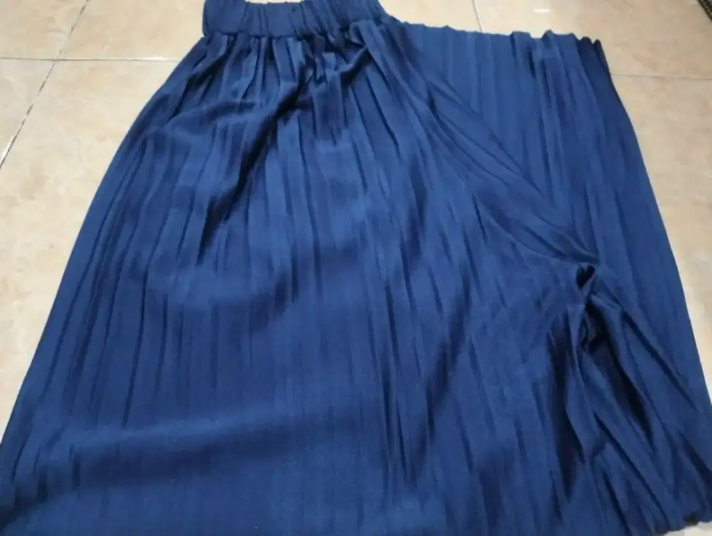 Celana panjang biru