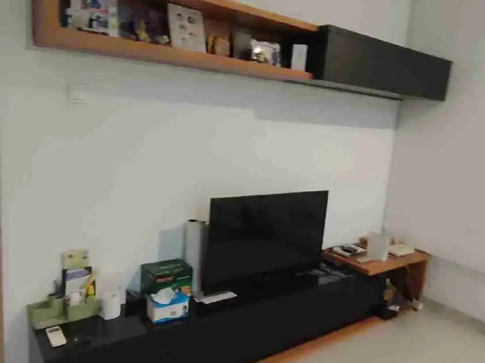 Disewakan rumah hoek 2 lt 11 x 15 m2 di Golf Lake Residence cluster Sh ada furniture standard, siap huni ada 4+1 kt 4 km harga nettt!! limited edition !!! survei