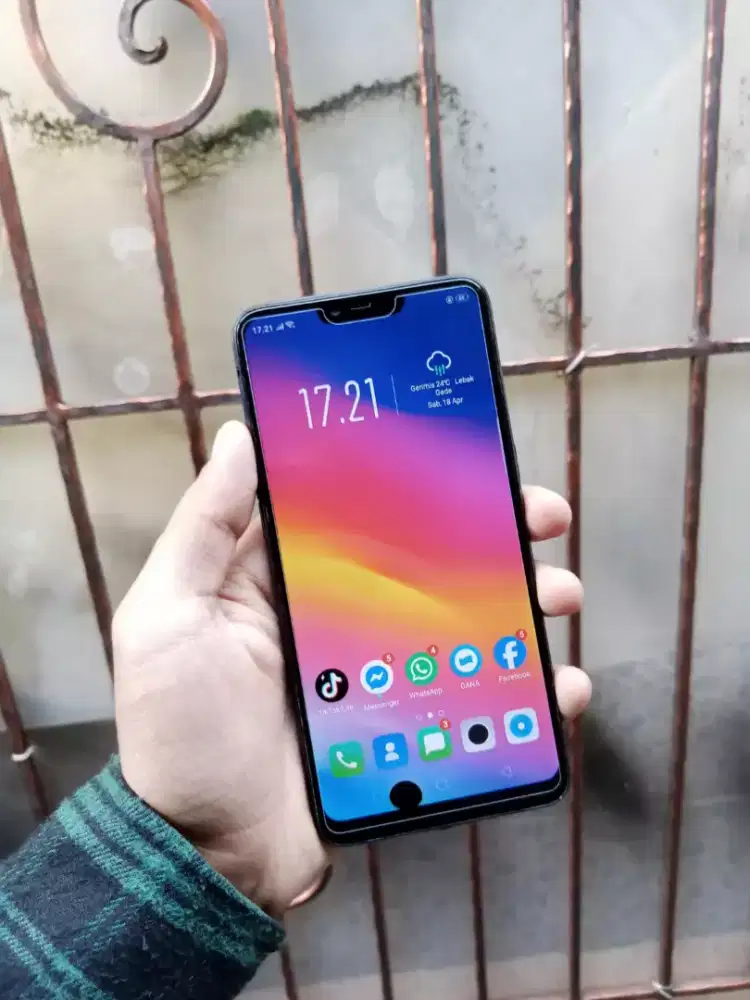 Oppo a3s 2/16 minat silahkan di baca