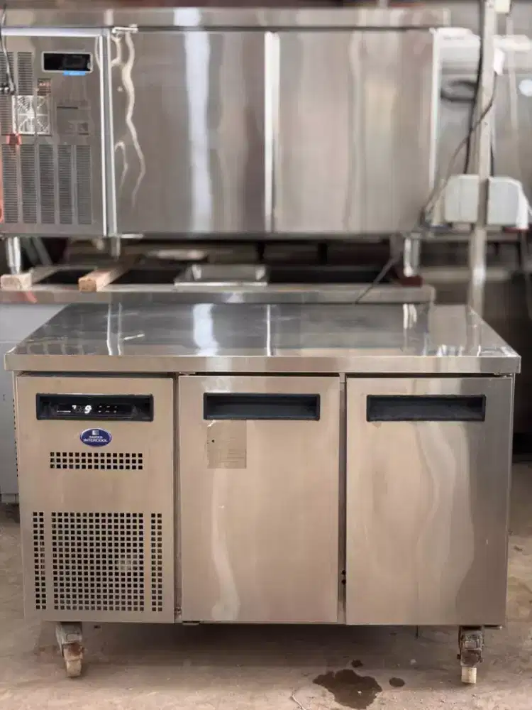 UNDERCOUNTER / UNDER COUNTER CHILLER

Merk Sanden
Model SPC 1207A