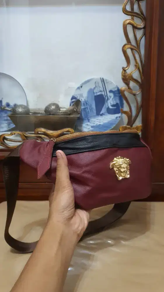 Selempang kulit Versace waistbag