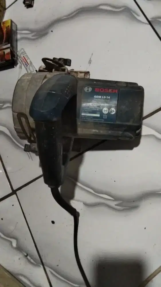 Serkel gergaji merk BOSCH