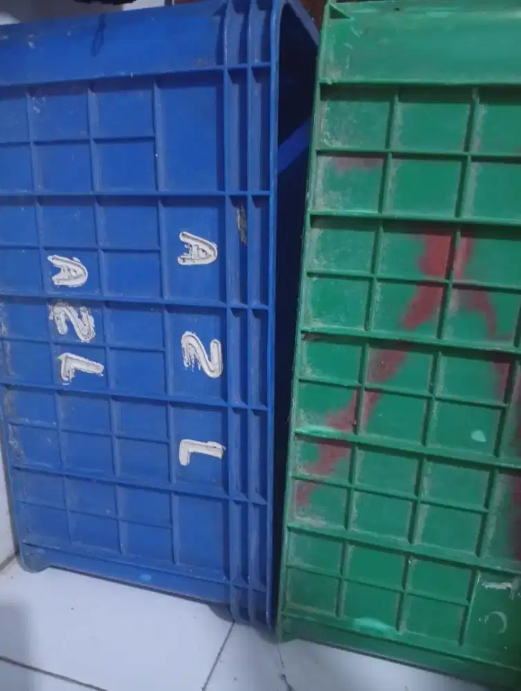 Box plastik peyimpanan serba guna