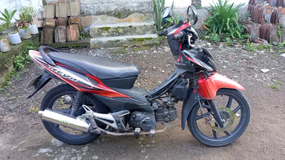 Revo merah 2008