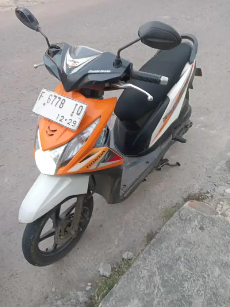 Honda Beat Fi 2014 ss lengkap mesin bagus plat F Cibinong