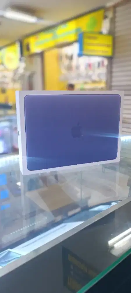 MacBooK Neo 8/256 garansi 1 tahun warna lengkap
