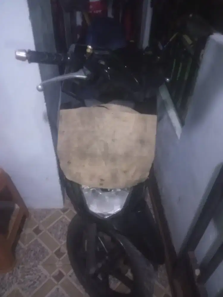 Honda beat warna hitam