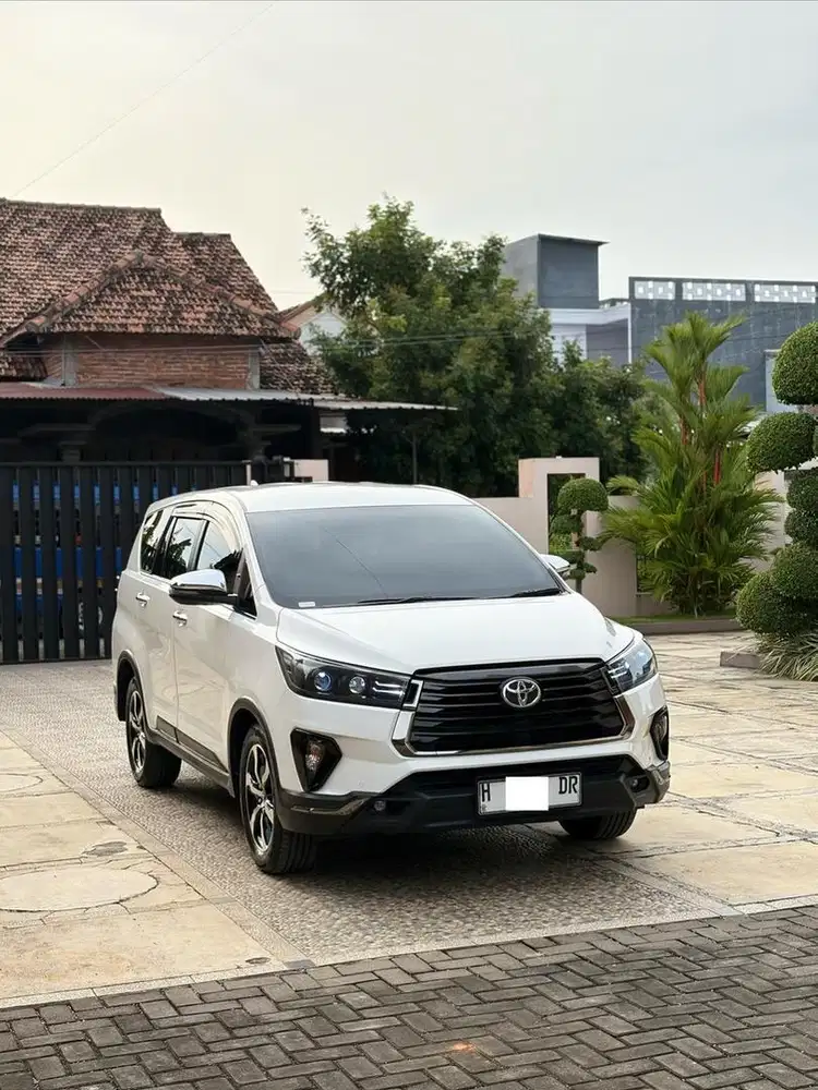 Innova Venturer diesel matic 2021 Kondisi Seperti baru