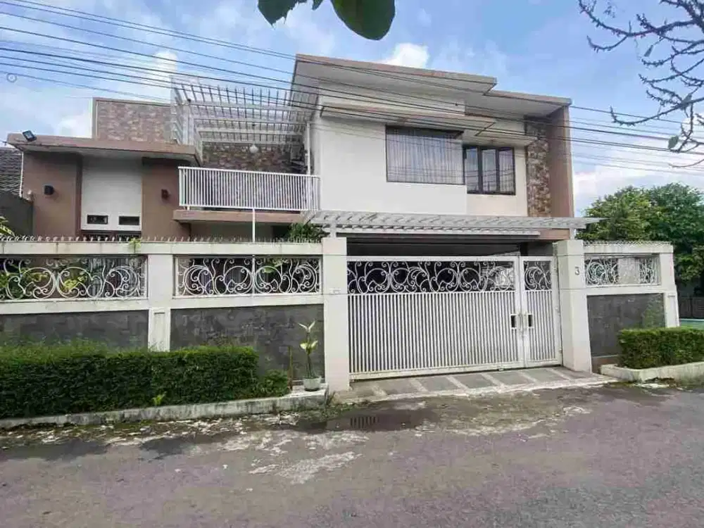 RUMAH DIJUAL MEWAH HOOK DI CIBEUREUM SUKABUMI