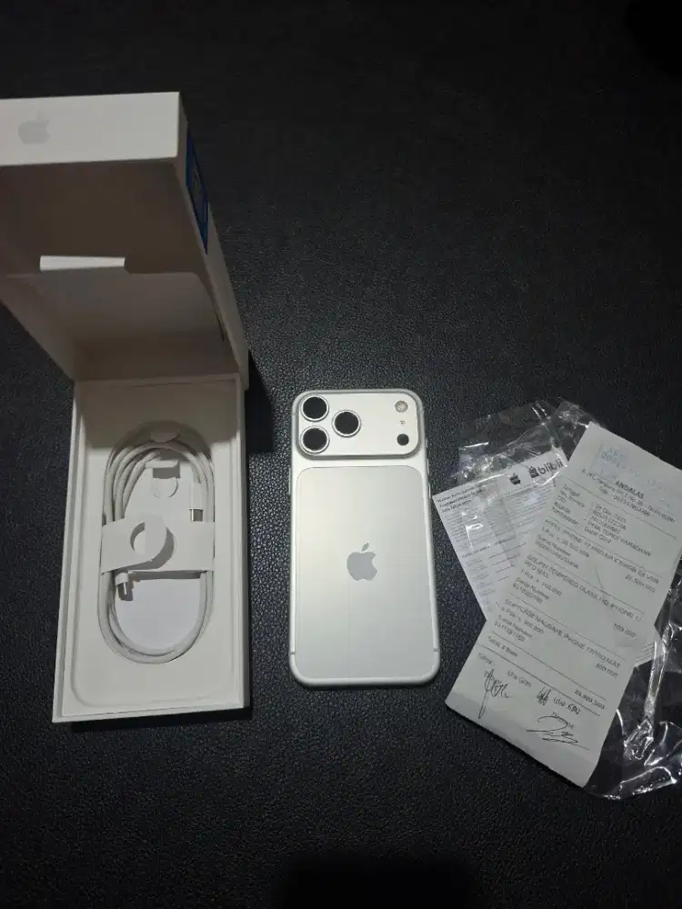 Iphone 17 pro max 256gb Silver Garansi resmi ibox