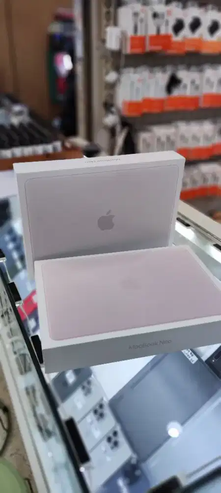 Macbook Neo 8/256 grs 1 tahun