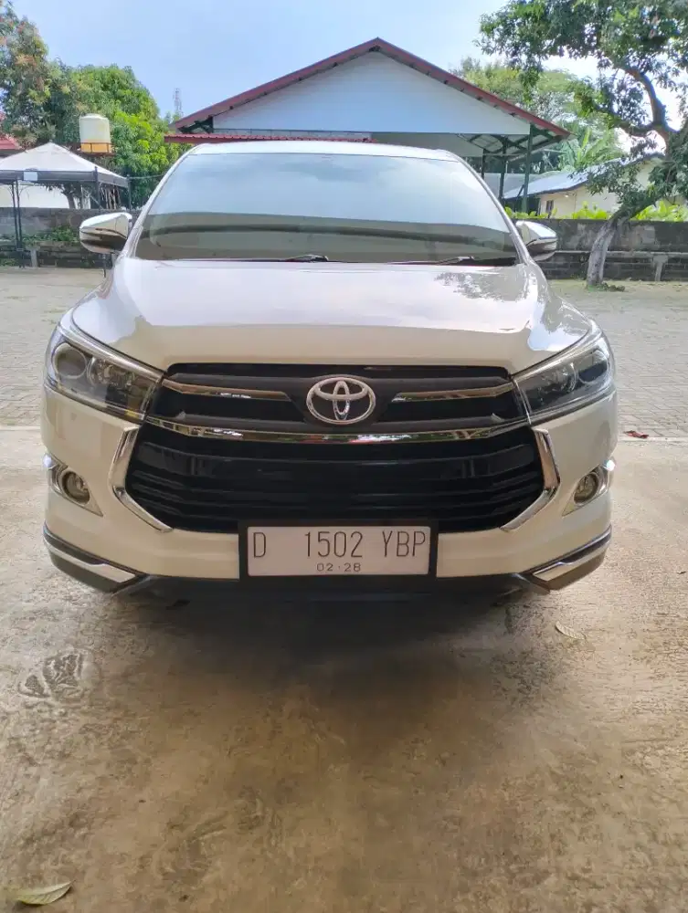 Toyota Innova venturer metik bensin tahun 2018