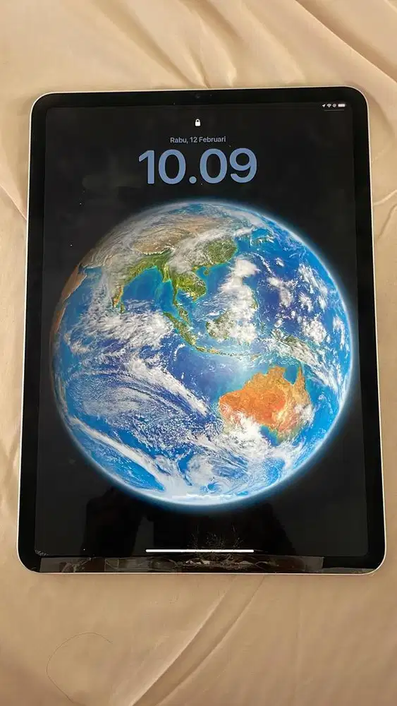 Dijual cepat ipad 11 pro gen 2 128gb garansi ibox