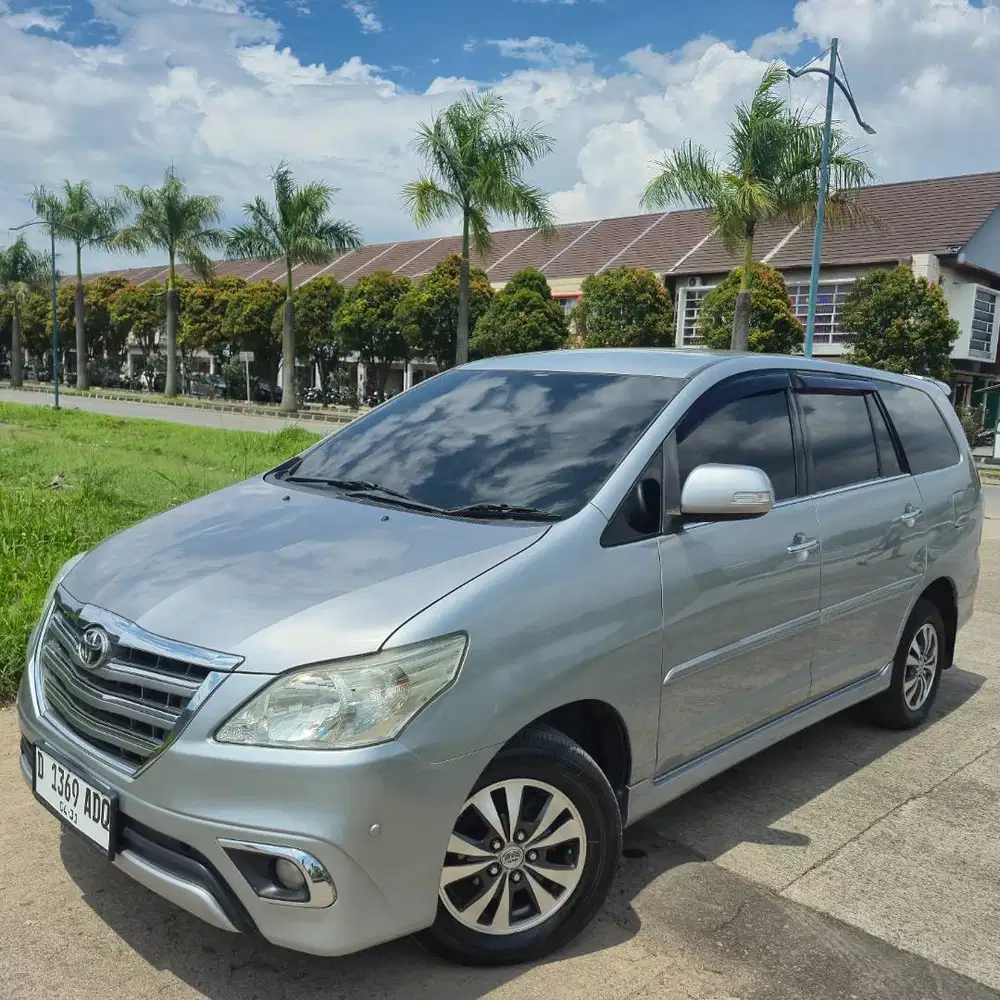 Innova 2.5 V Diesel Matic Km98rb Full Ori 2015