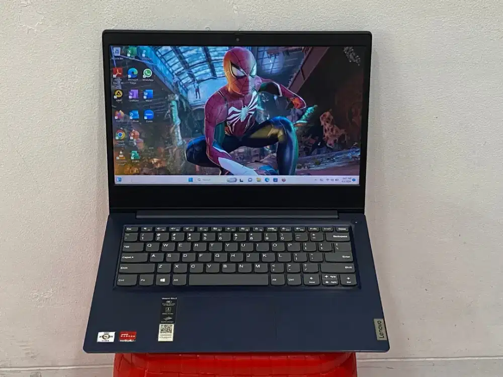 LENOVO ideaped Slim 3 /Processor AMD Athlon Silver 3050U/Ram 4GB /SSD