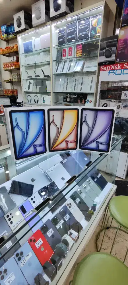 New iPad AiR 8 M4 128GB wifi only GRS 1 tahun