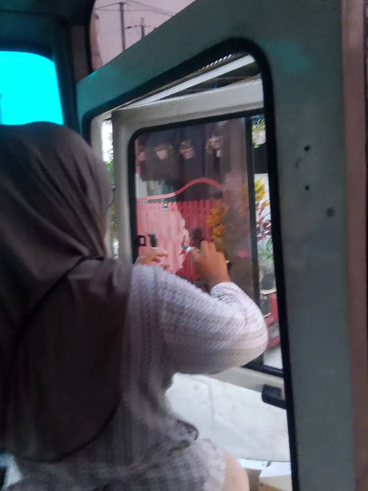 Wanita umur 31tahun serius mencari pekerjaan dengan halal