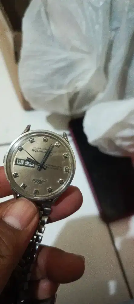 Jam mido masih hidup