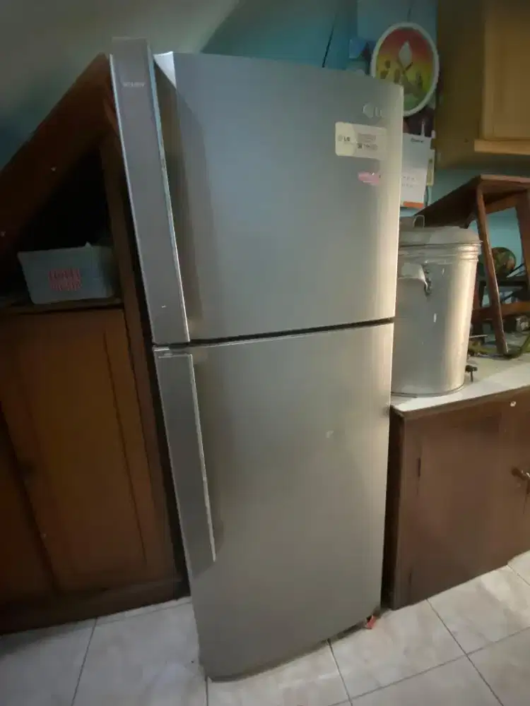Di jual Kulkas LG Gn