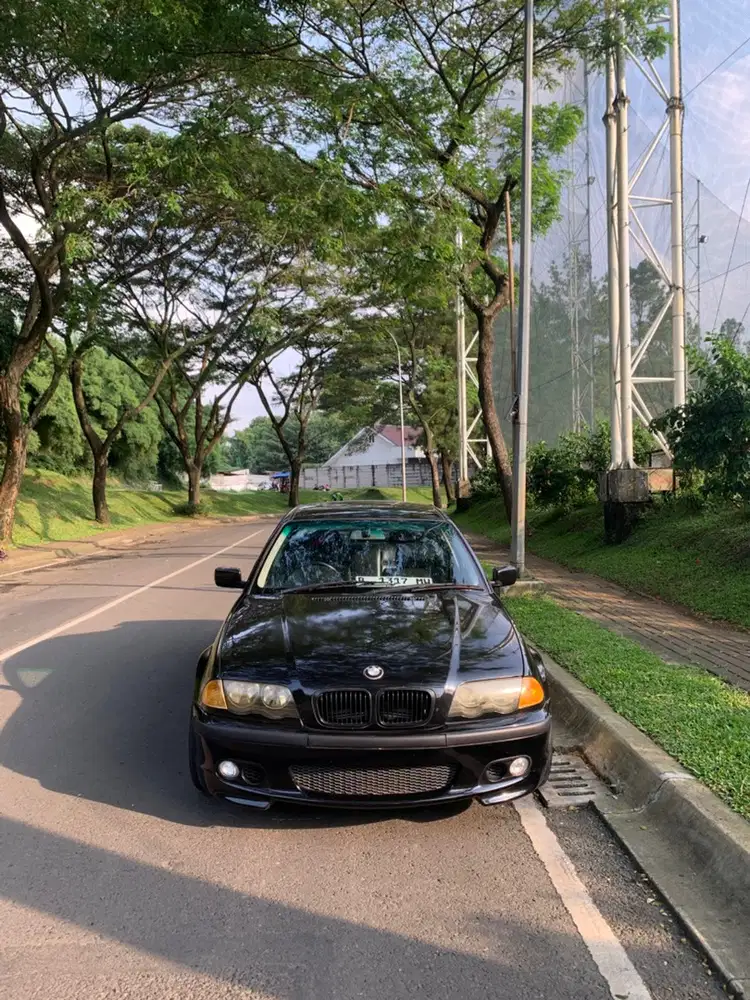 BMW 318i 2001 Bensin