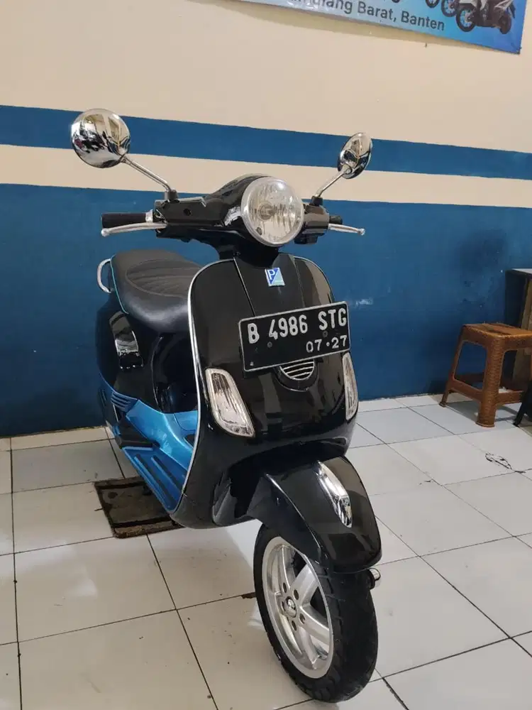(#) forsale piaggio vespa LX 150cc 2011 injection surat lengkap
