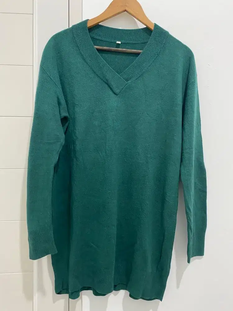 Thrifting Baju Hangat Warna Hijau