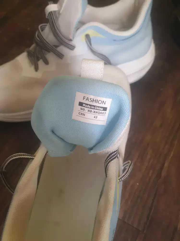 merk FASHION sepatu impor