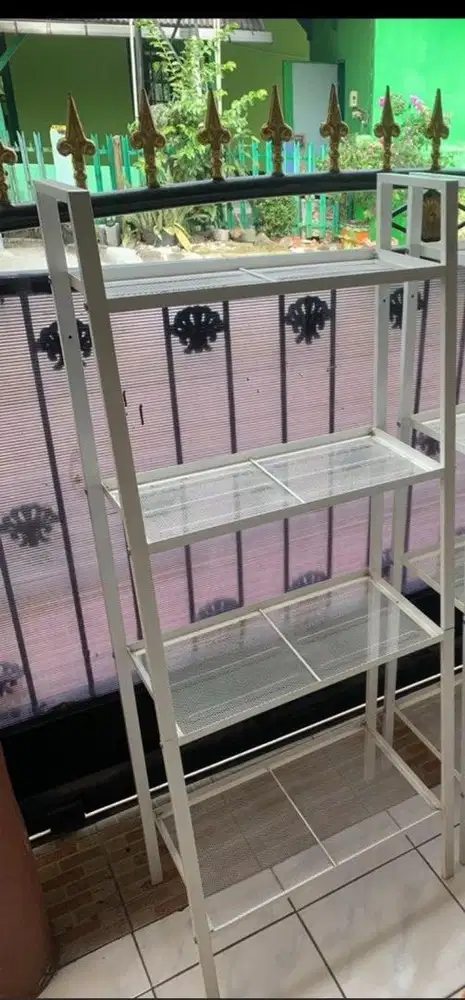 Rak Besi IKEA - Lerberg