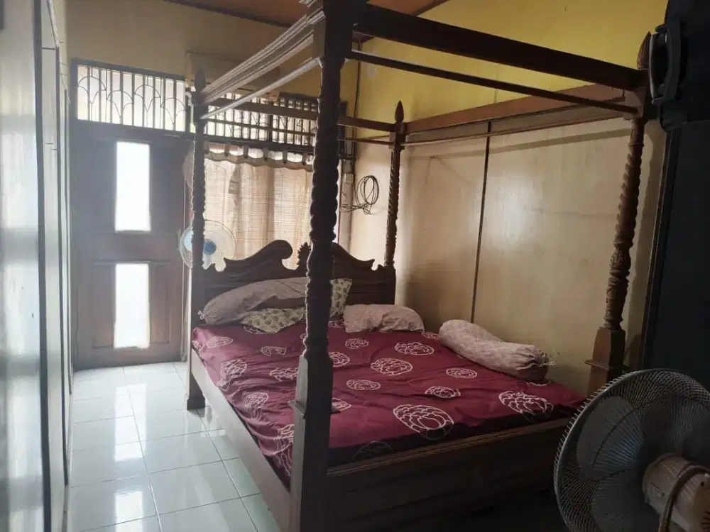 Dijual rumah di Taman galaxi indah. Komplek nyaman, dekat mall grand galaxi park. Bekasi Selatan.